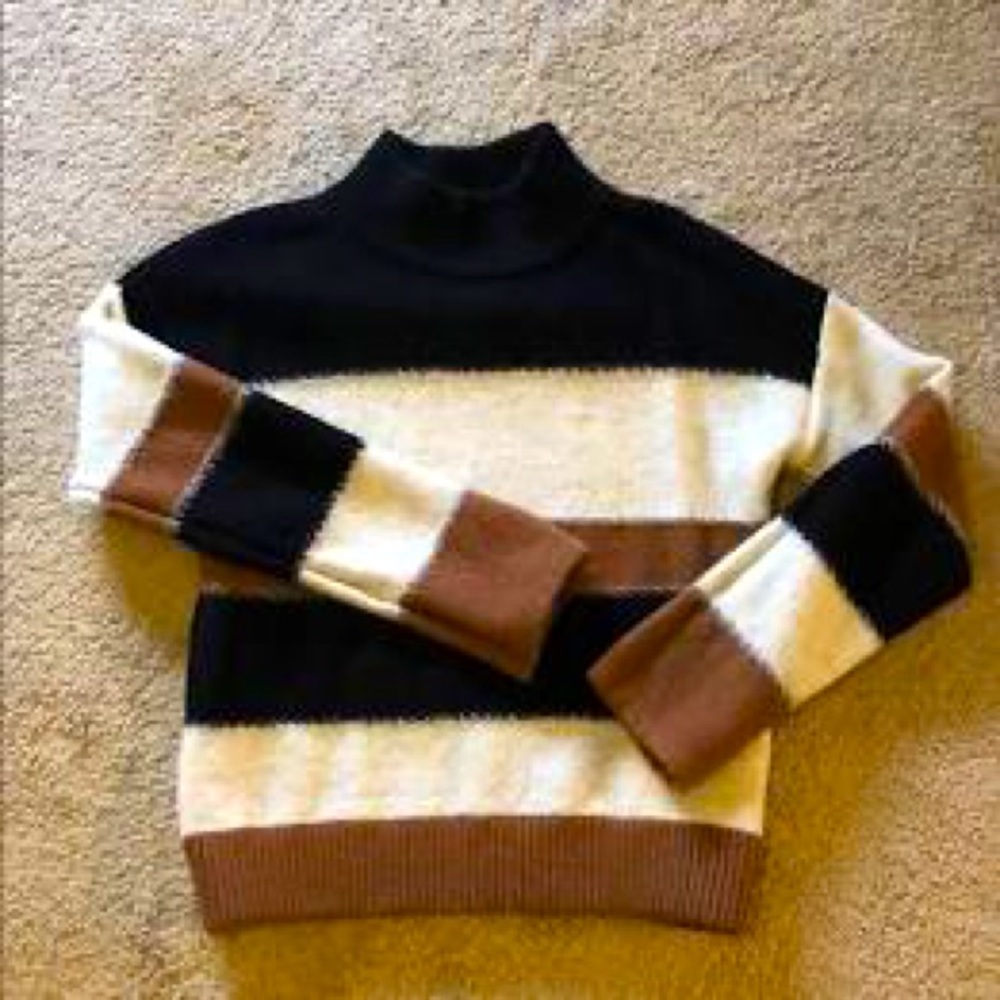 Universal Thread Co: NEVER WORN sweater